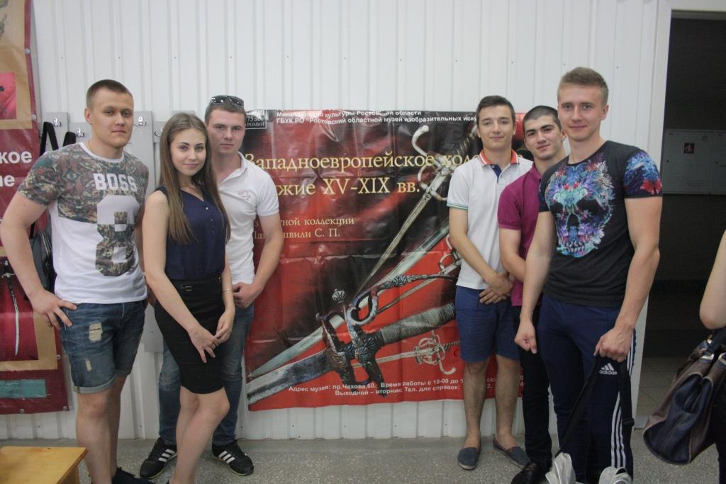 Студентов КубГАУ научили фехтовать  на рапирах 