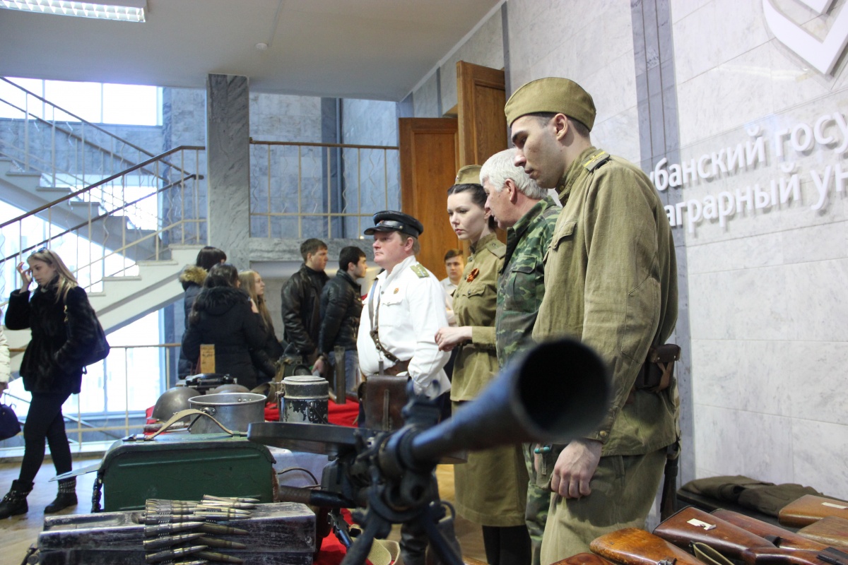 Выставка оружия времен ВОВ