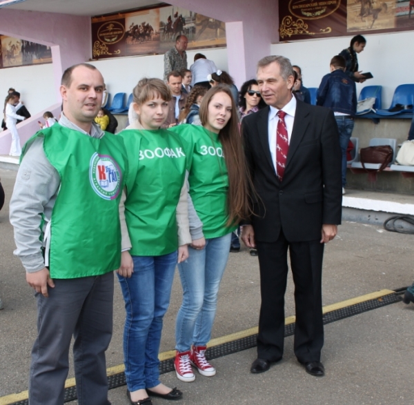 Студенты КубГАУ на открытии скакового сезона 2013