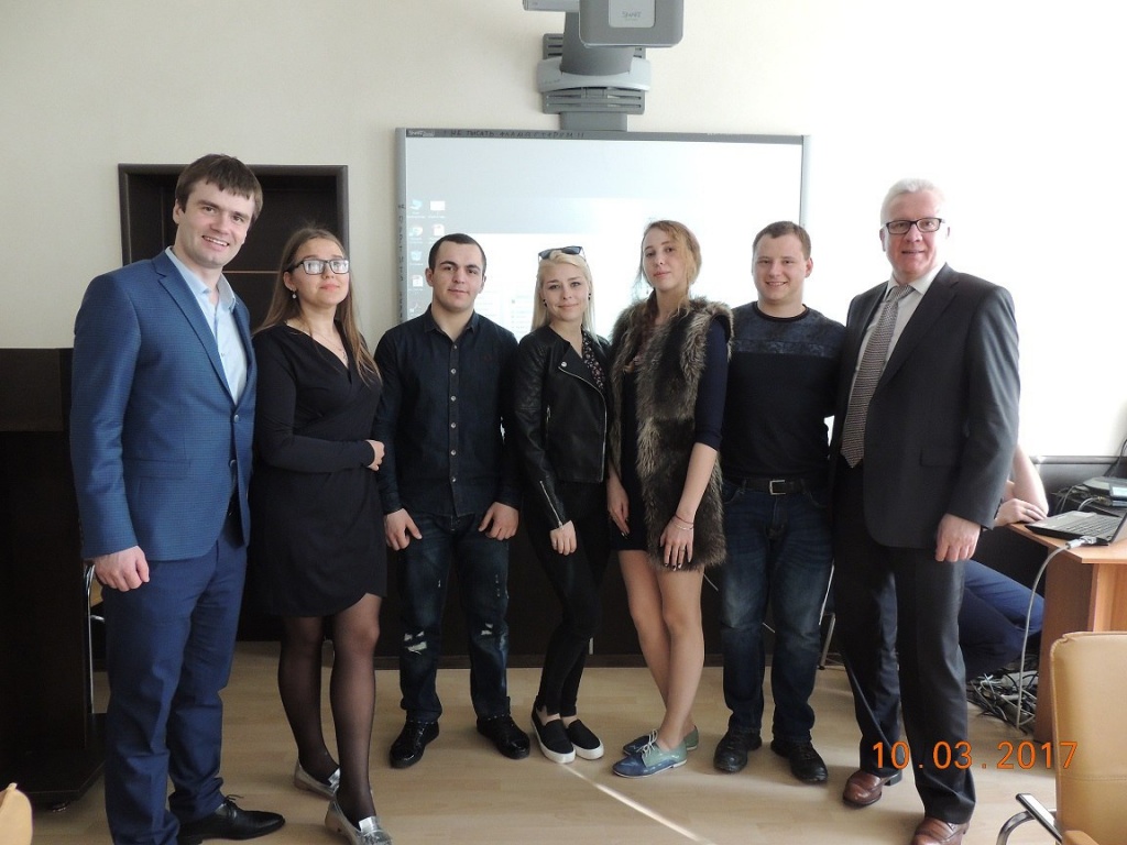 Управлять и освещать 