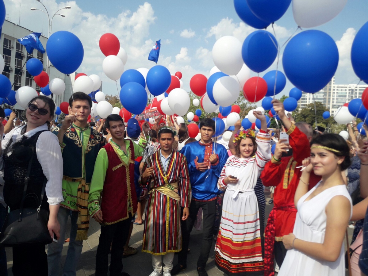 Празднуем все вместе