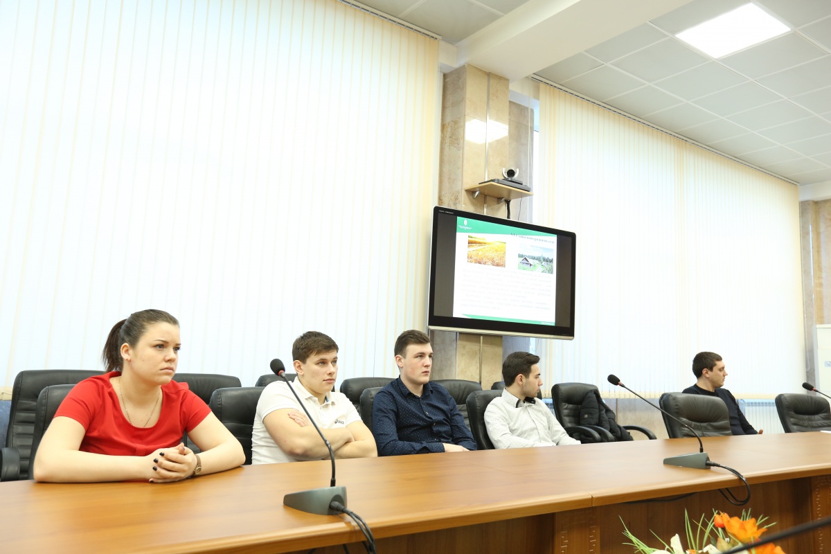За круглым столом о проблемах и перспективах