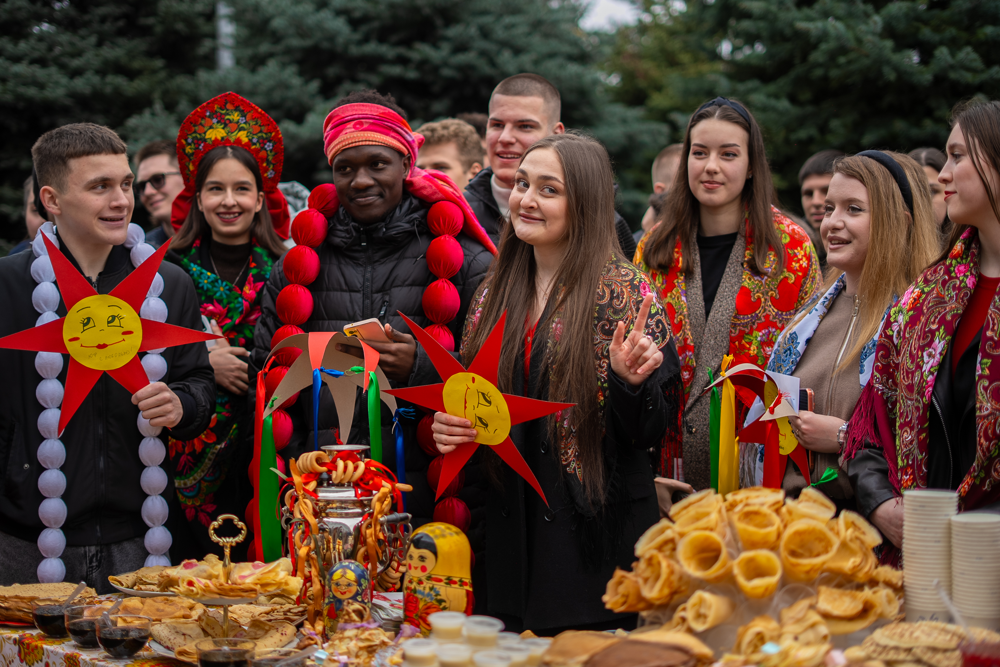 Пахнет солнцем и блинами – нынче Масленица с нами!