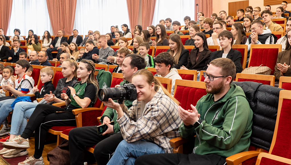 Футбол, который объединяет