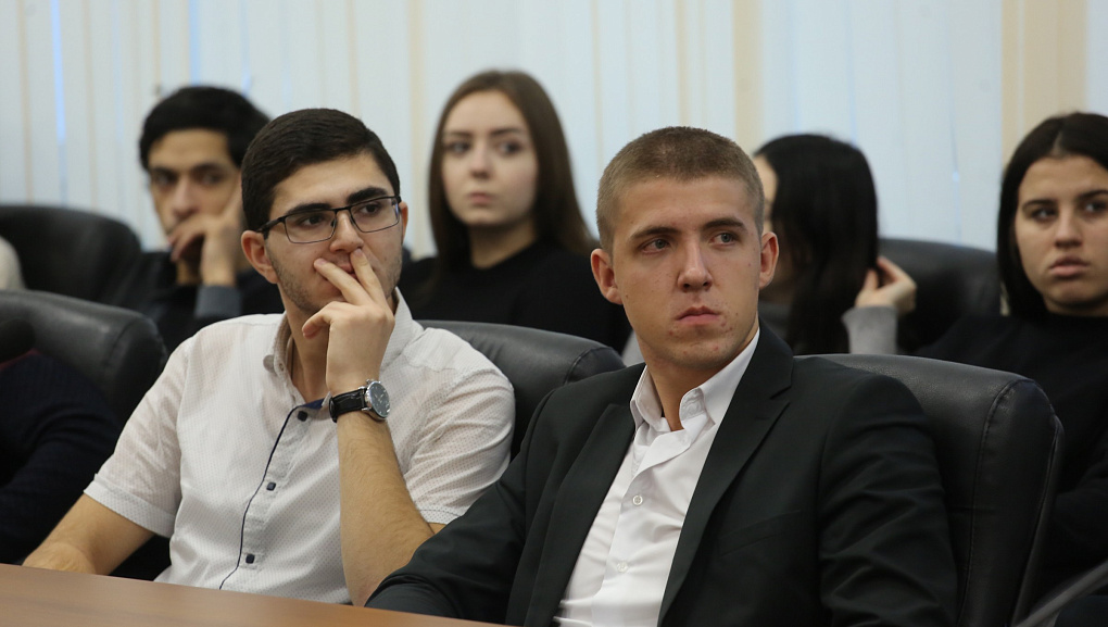 «Диалог на равных» с Героем Советского Союза