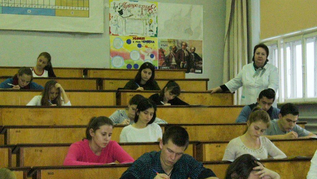 Первокурсники биологических факультетов сразились на олимпиаде по химии