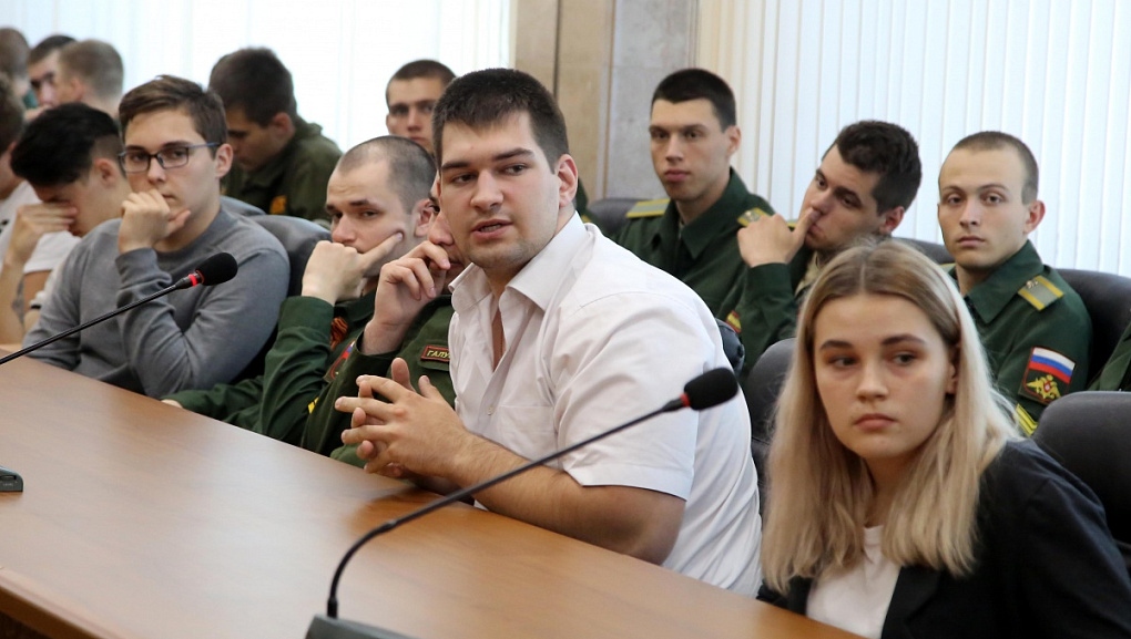Диалог с Героем
