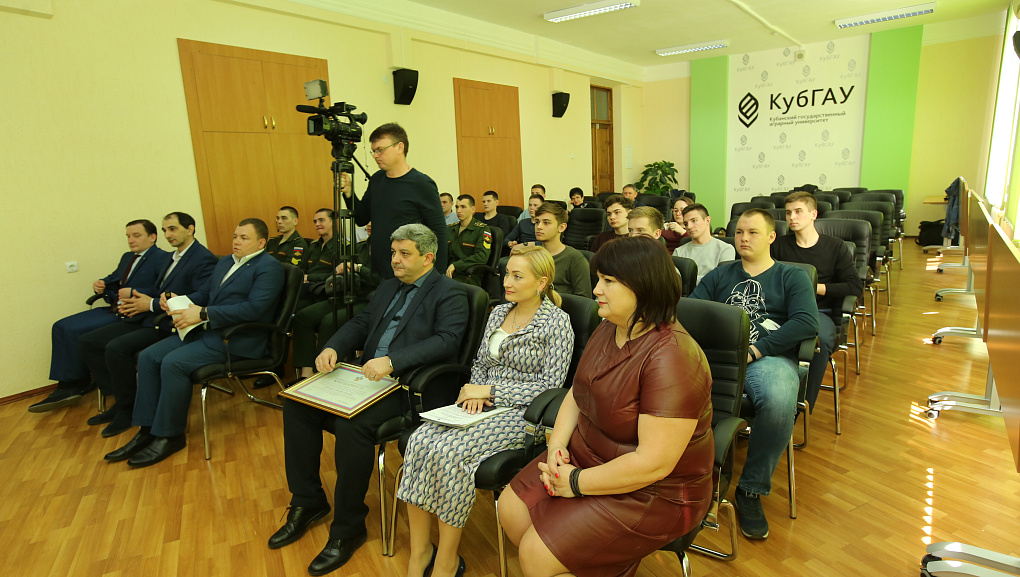 Поблагодарили добровольцев