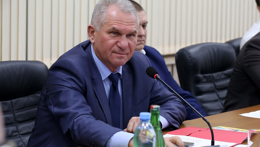 Сельской молодежи везде у нас дорога
