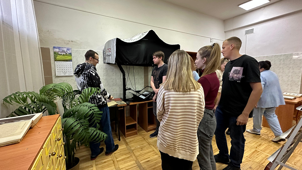 В редком фонде книг