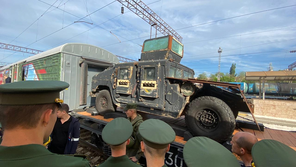 «Мы - армия страны! Мы - армия народа!» 