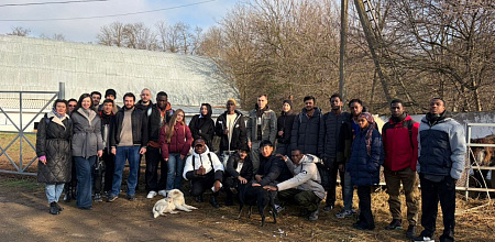 Путешествие иностранцев в конноспортивный клуб