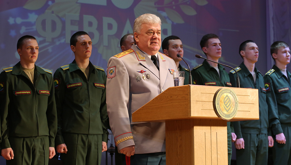 Поздравили защитников Отечества