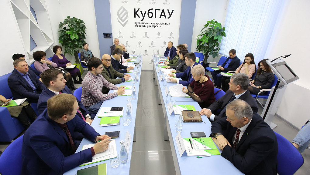Strengthening Ties with Foreign Colleagues