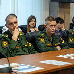 Студенты встретились с кавалером ордена Мужества Сергеем Крившенко