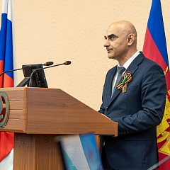 Этот праздник со слезами на глазах...