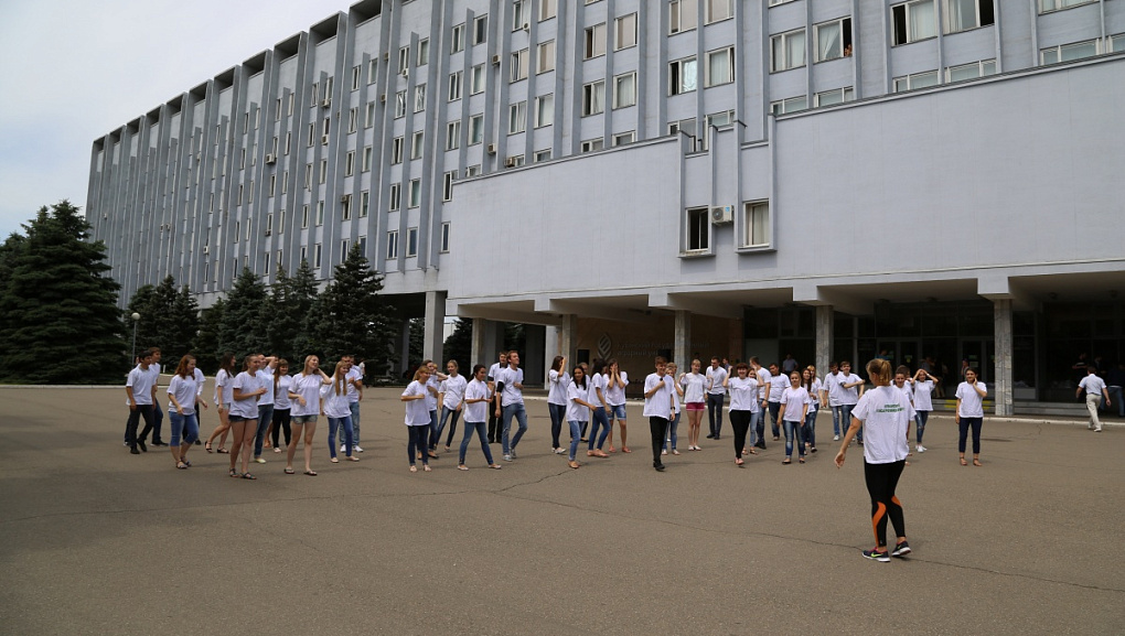 Студенты зарядились на сессию
