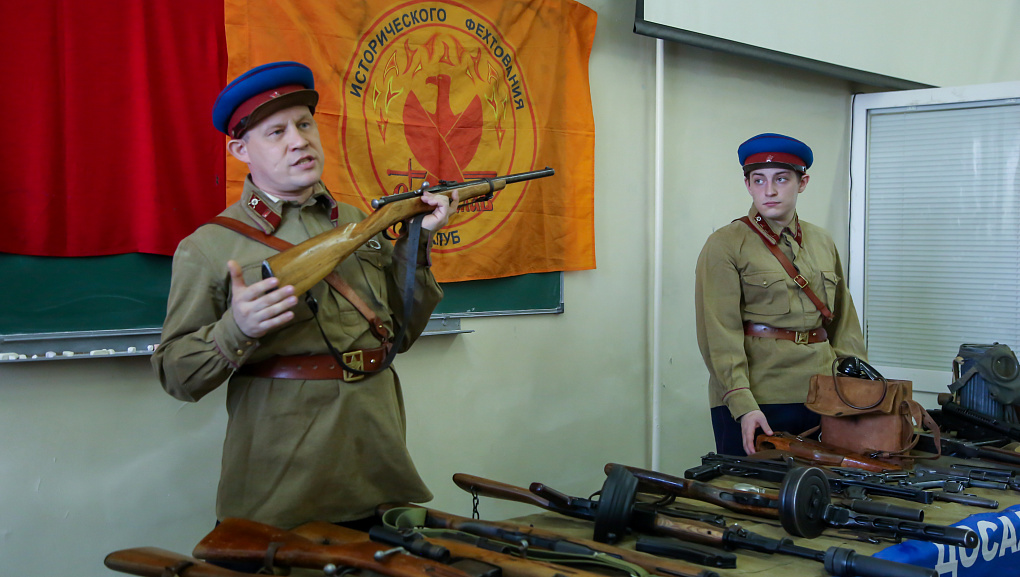 В КубГАУ показали оружие Победы