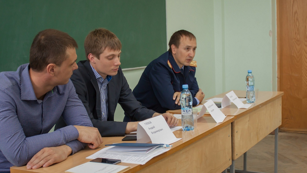 Встреча студентов юрфака с сотрудниками правоохранительных органов