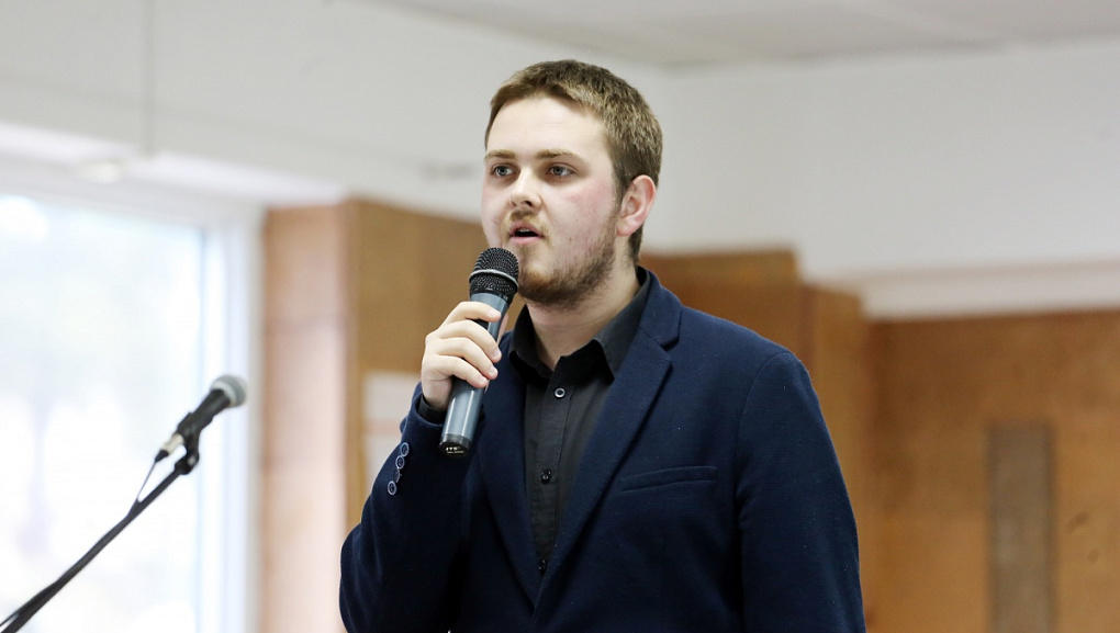 Мы читаем строки о войне