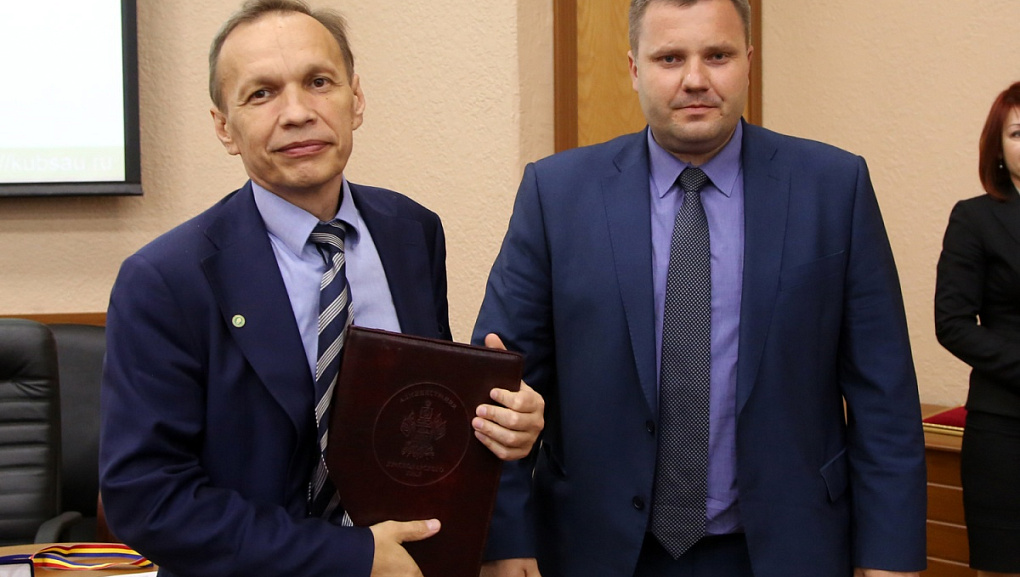 На Ученом совете наградили лучших