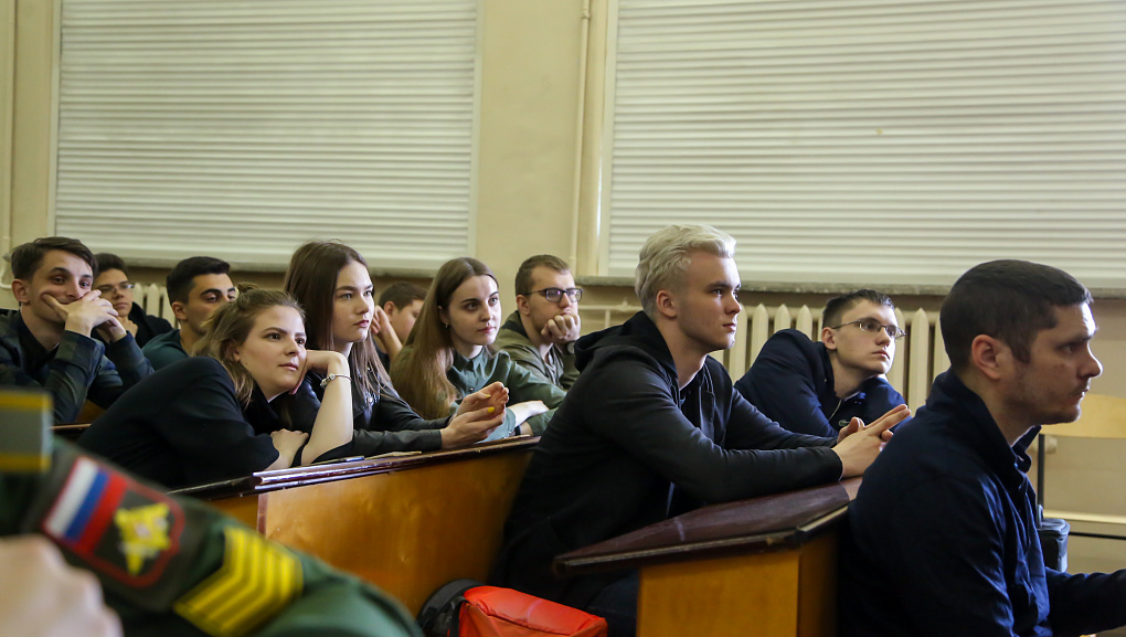 В КубГАУ показали оружие Победы