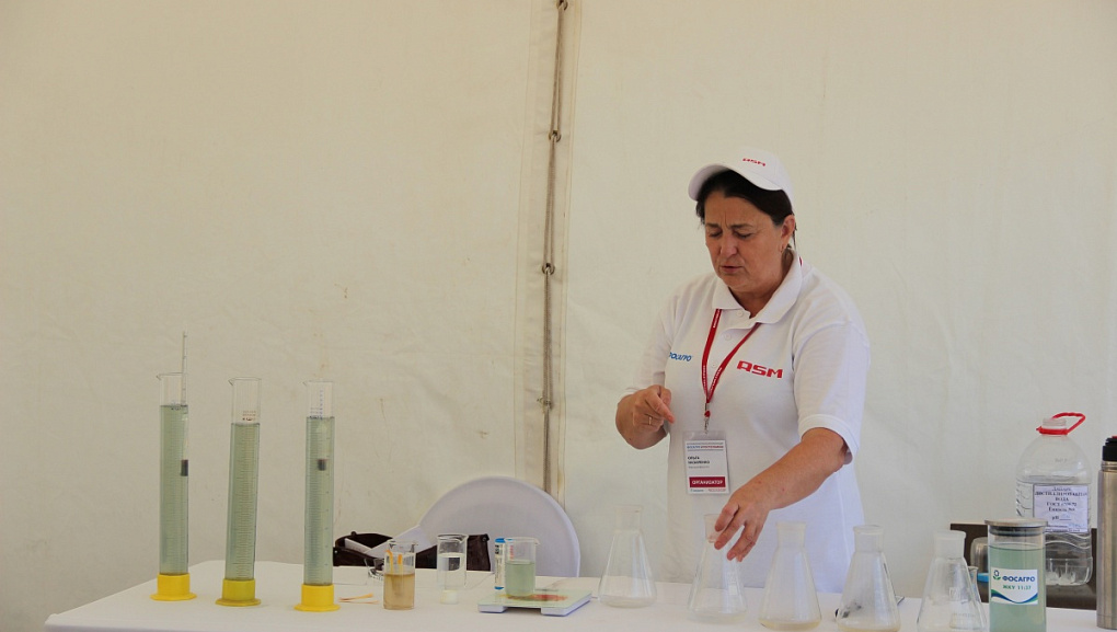 Students of the Faculty of Agrochemistry took part in the field agrotechnological conference