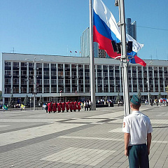 Волонтеры нашего вуза помогли проведению Дня флага