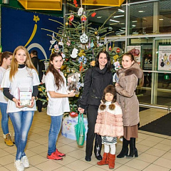 Студенты юрфака подарили детям Новый год
