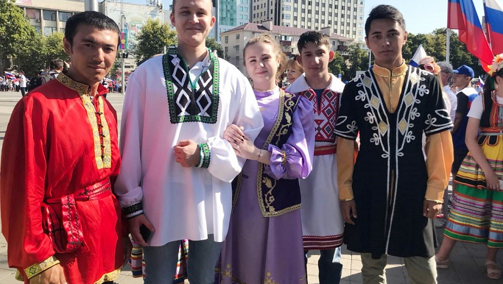Празднование Дня флага