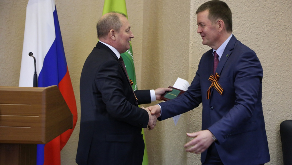 На ученом совете С.В. Гаркуша вручил благодарности труженикам АПК края