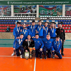 Футболисты КубГАУ снова первые