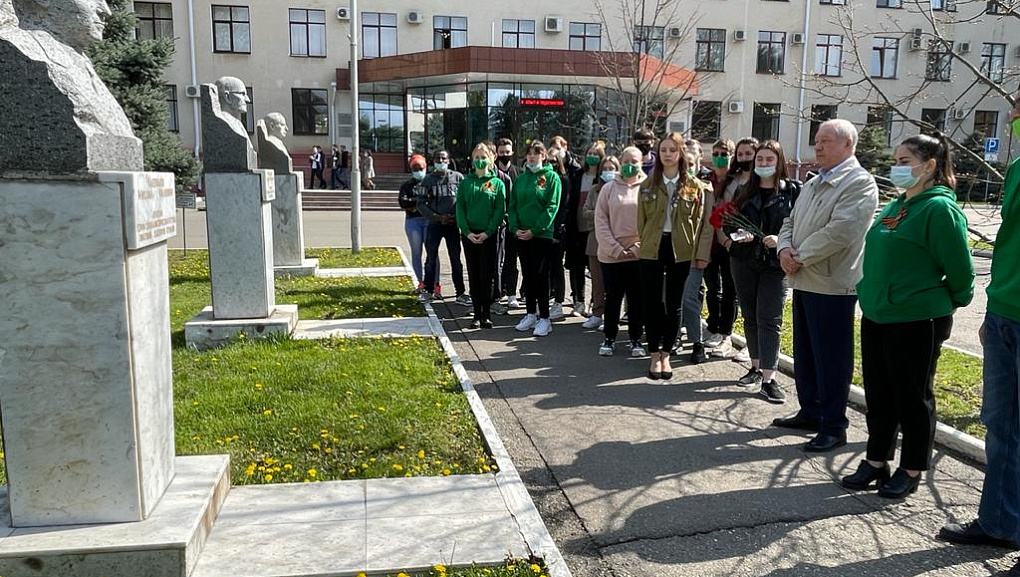 Признательность Герою