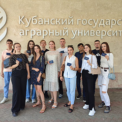 Вручение студенческих билетов на факультете заочного обучения