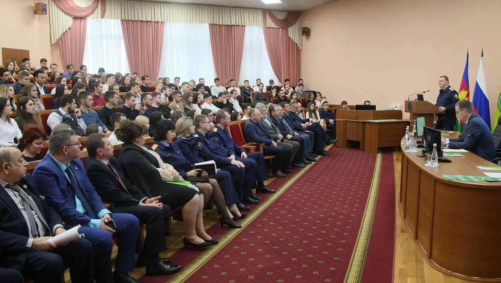 Студенты-юристы встретились с сотрудниками Следкома