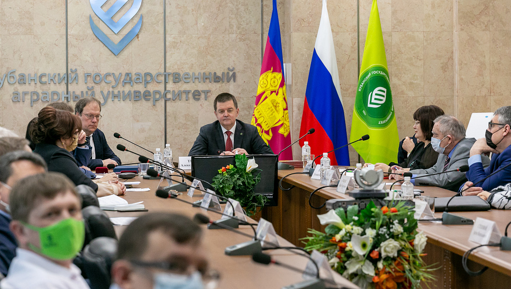 Развиваем отношения с всероссийским профессорским обществом
