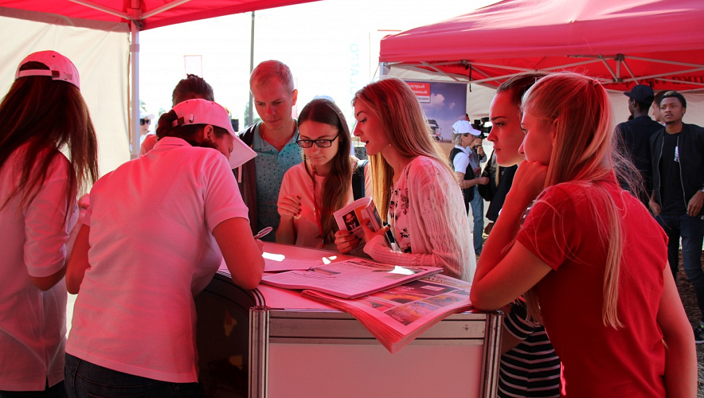 Students of the Faculty of Agrochemistry took part in the field agrotechnological conference