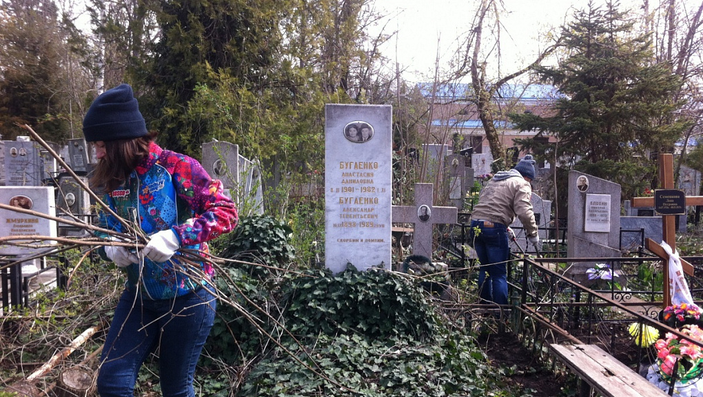 Благоустройство захоронений ветеранов ВОВ студсоветом, СТО «Зодчий» и волонтерами