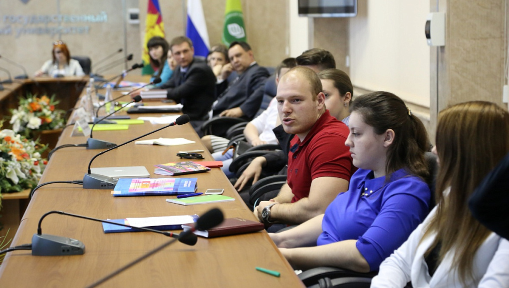 Международную экономическую научную школу в КубГАУ посетили эксперты из столицы