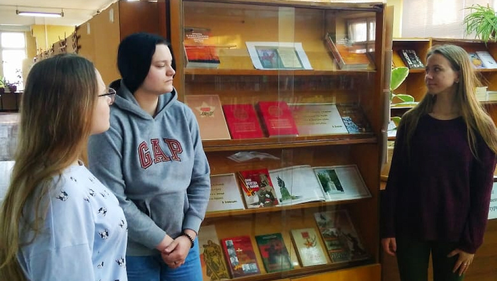 «Сквозь память с болью прорываясь…»
