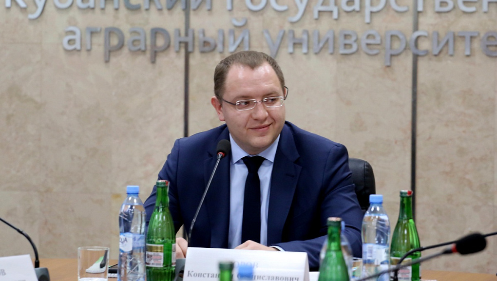 Сельской молодежи везде у нас дорога