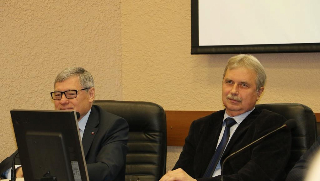 Первые выпуски магистров и бакалавров на факультете заочного обучения