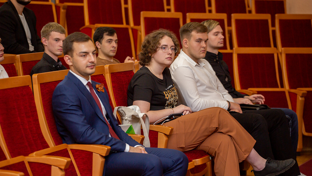 Выпуск 8 набора учеников Бизнес Школы Кубанского ГАУ