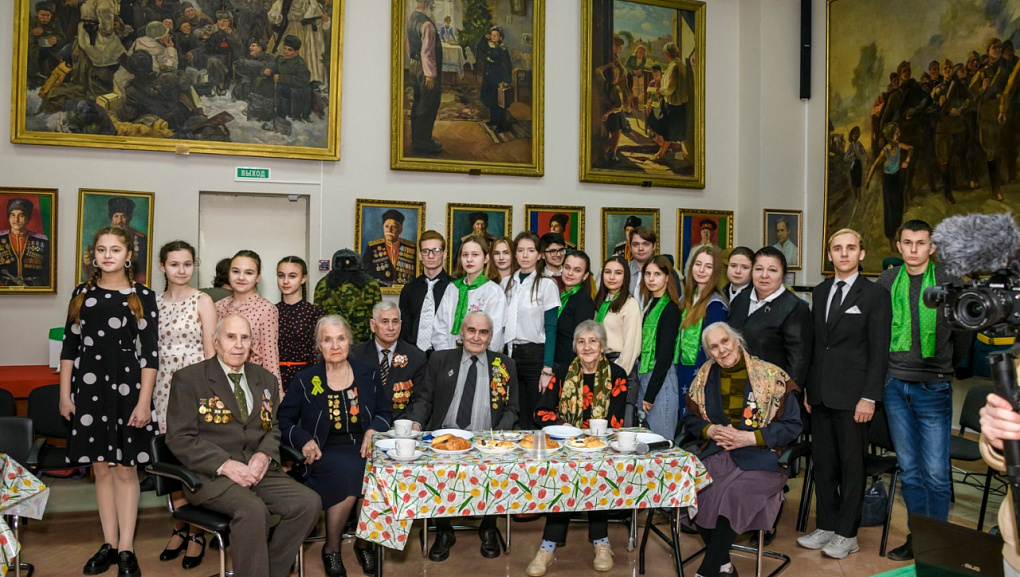 Всё это было, было в Ленинграде!