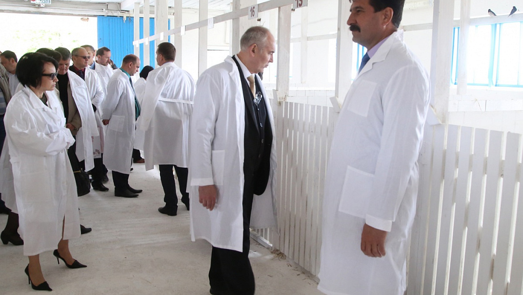 Ректорат выехал в учхоз