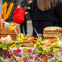 Пахнет солнцем и блинами – нынче Масленица с нами!