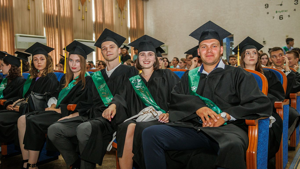 В добрый путь, выпускники!