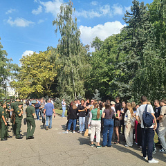 Тренировки по эвакуации помогают отработать четкий алгоритм действий в случае пожара