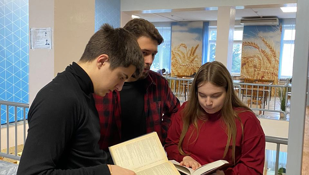 «Служителям Фемиды» посвящается