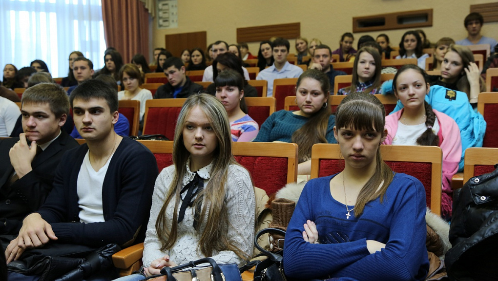 Лекция преподавателя из Китая для студентов юридического факультета